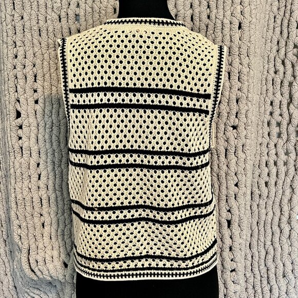 Solitaire Crochet Black & Cream Sleeveless Sweater – Size Large - Picture 8 of 11